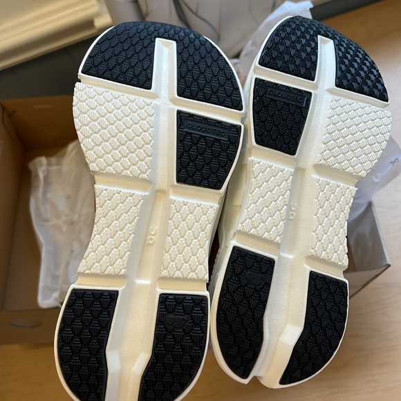 NEW on cloud cloudgo mahogany/ ivory - Picture 3 of 4